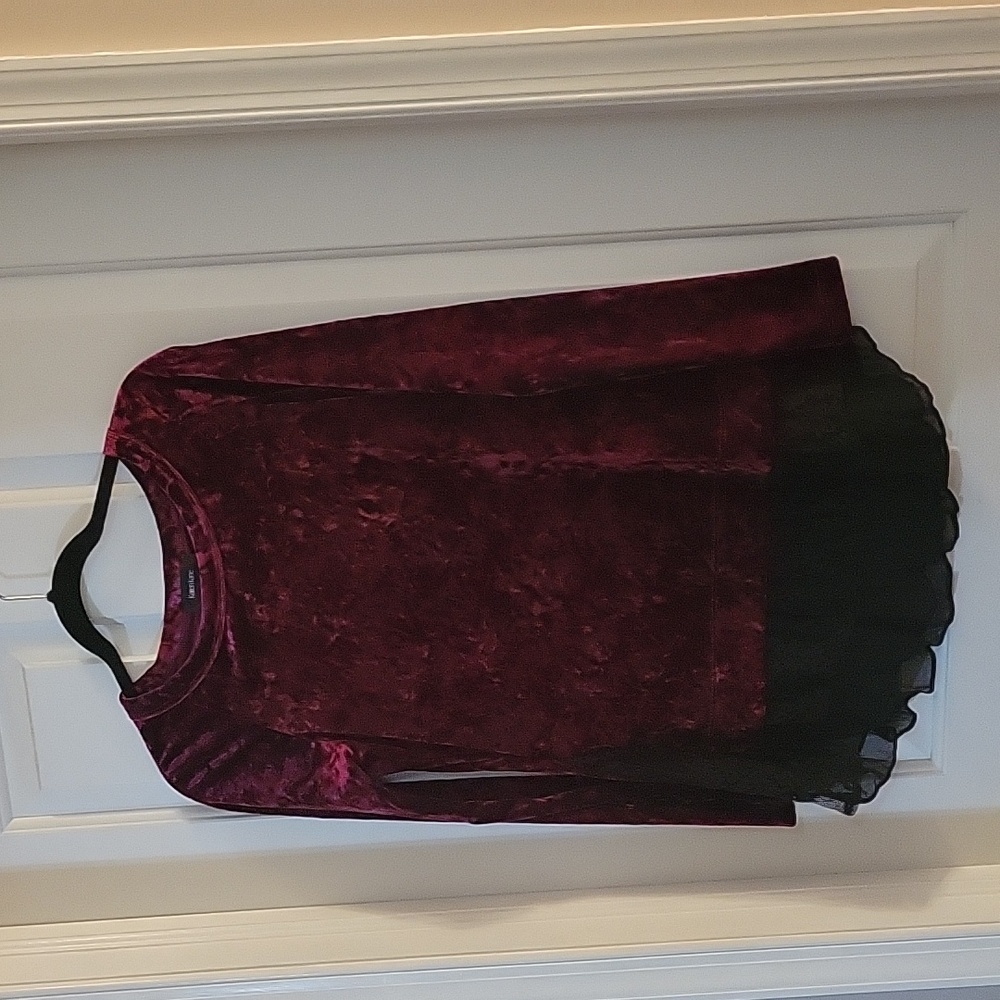 Karen Kane burgandy velvet top small